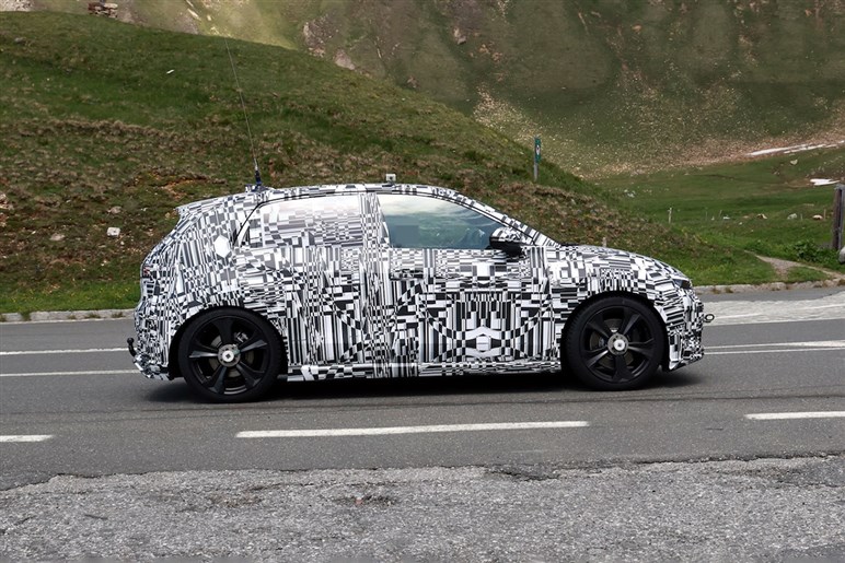 【新たな“R”が爆誕？】VW新型「ID.2 R」が406馬力で登場か。エントリーEVなのに“ゴルフR超え”の実力