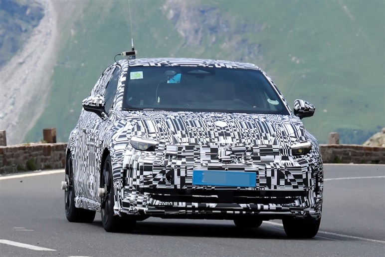 【新たな“R”が爆誕？】VW新型「ID.2 R」が406馬力で登場か。エントリーEVなのに“ゴルフR超え”の実力