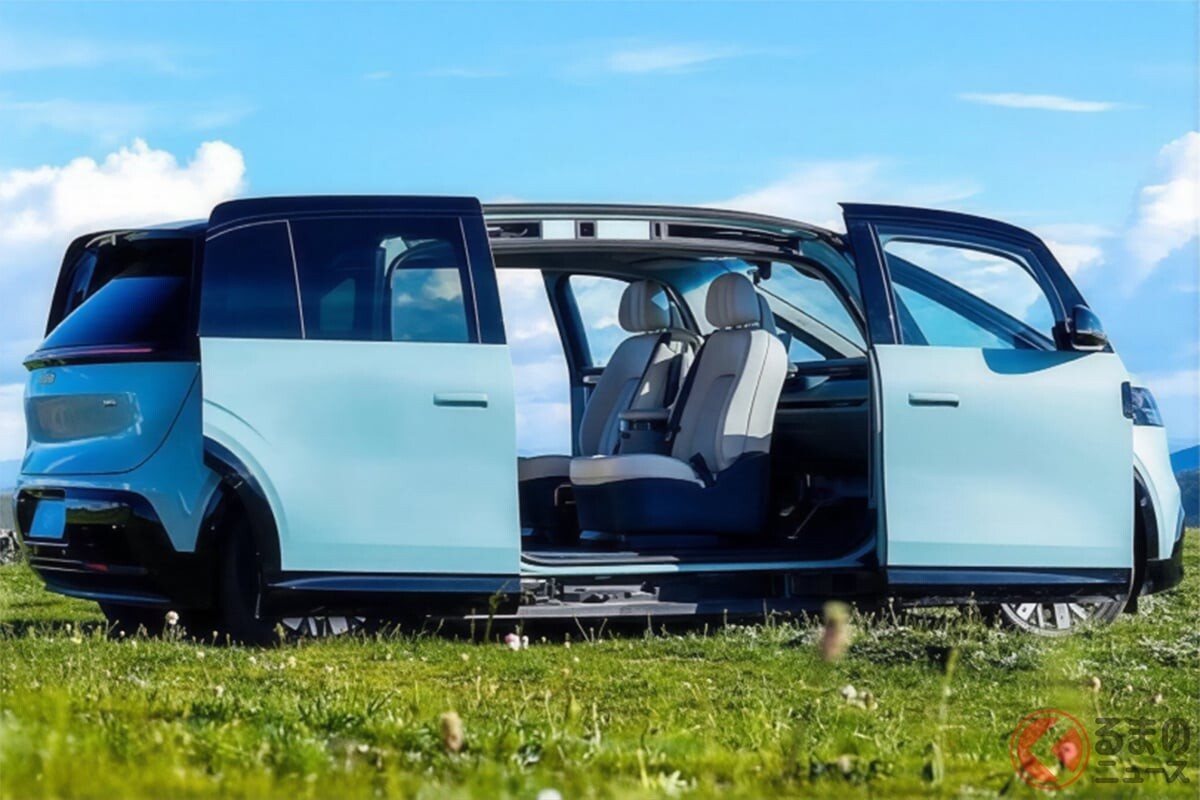 斬新「観音開きスライドドア」ミニバンに大反響！ 「“量産車初”の凄いドア」に「ファミリーカーの概念が変わりそう」の声も！ 全長4.6mボディ×“めちゃ広ッ”車内空間！ 「MIX」中国モデルに熱視線！