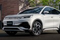 【3周年記念】今しか手に入らない特別な“黒”でクールに装う！ BYD「ATTO3」に50台限定の「ブラックスタイル」登場