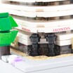 あのビルを手の平サイズで再現する「Honda青山本社ビル ブロック」の一般販売を CAMSHOP.JP が開始
