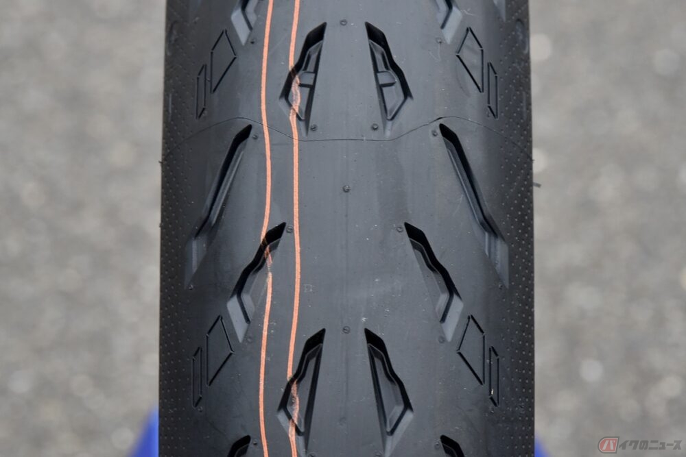 バイクのタイヤの溝は何のため？タイヤにやさしいメンテナンスとは