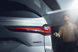 マツダ史上最強エンジン搭載「CX-90」とは？ 「CX-80」との違いもまとめた