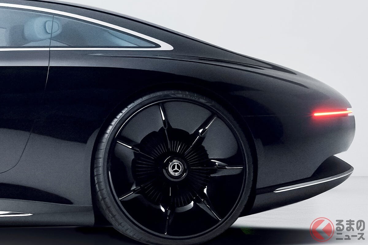 ライバルは「センチュリークーペ」!? 新「“高級”クーペ」世界初公開！ 旧車デザイン×光る巨大グリル採用！ “未来のメルセデス・ベンツ”を示すコンセプト「ヴィジョン・アイコニック」欧州で登場