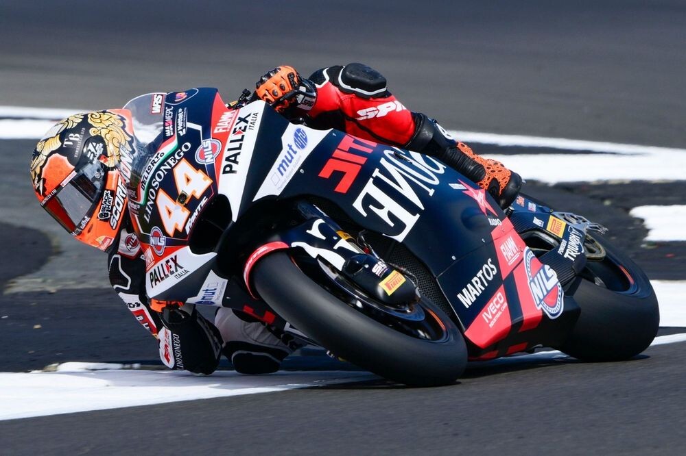 Moto2イギリス予選｜アロン・カネットがポールポジションを獲得。佐々木歩夢が17番手