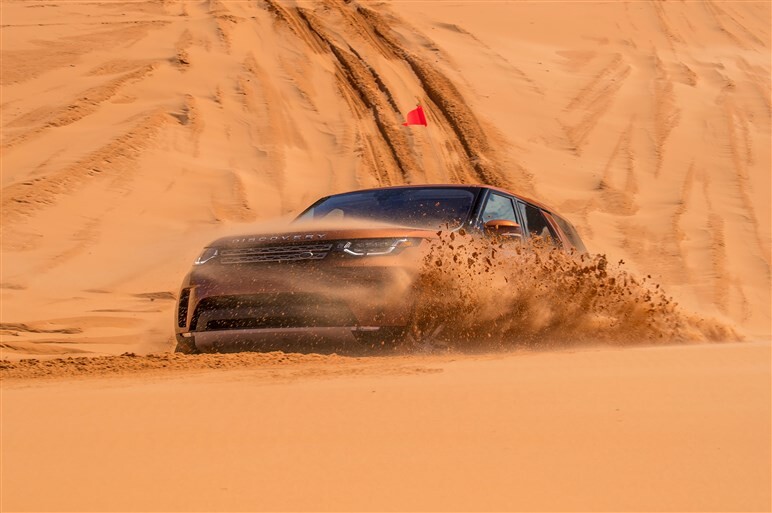 新型ディスカバリーで初体験レベルの悪路を走破。快適性や使い勝手も十分