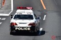 前方で「ゆっくり走るパトカー」追い越しちゃっても大丈夫？ うっかり違反になることもある!? 抜くときに注意したい「NG行為」とは？