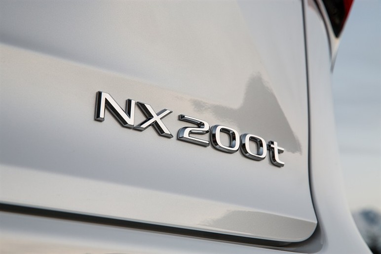NX試乗。レクサス本気の実力派SUVにヒットの予感