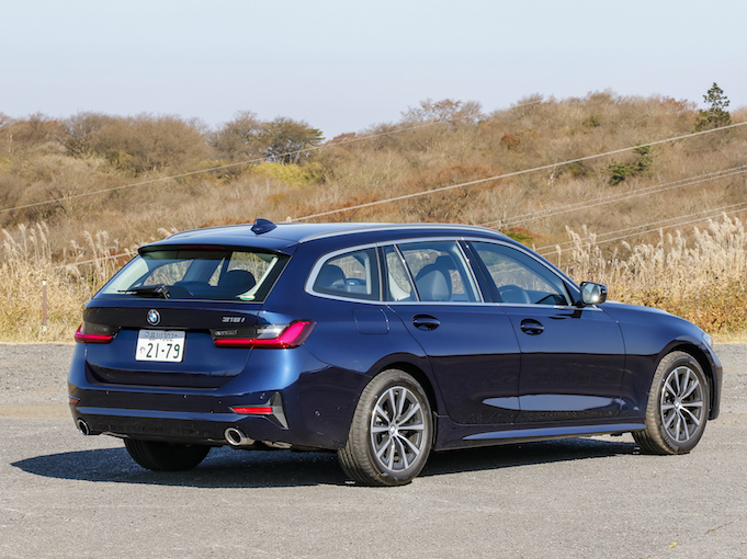 試乗 Bmw 新型3シリーズ ツーリング318i リーズナブルでも格別の走り ステーションワゴンを楽しむなら3シリーズ一択 カーセンサー 自動車情報サイト 新車 中古車 Carview