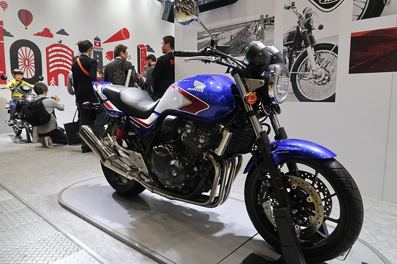 ホンダcb400 Super Four 近年中型以上カテゴリで最も売れたcb 東京モーターサイクルショー19 Carview 自動車情報サイト 新車 中古車 Carview