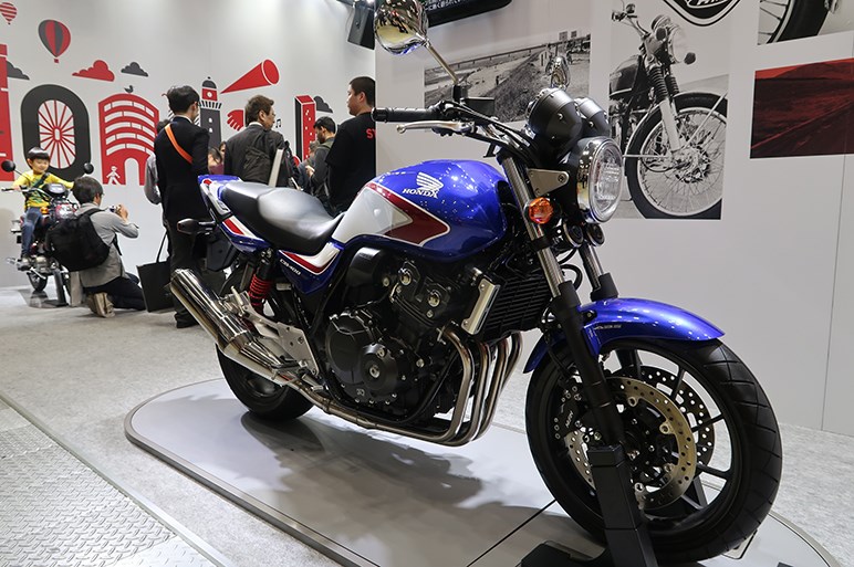 ホンダCB400 SUPER FOUR 近年中型以上カテゴリで最も売れたCB【東京モーターサイクルショー2019】