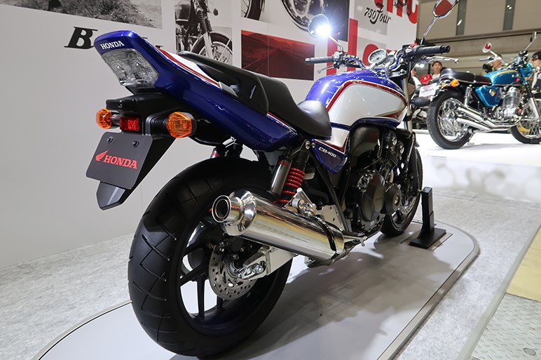 ホンダCB400 SUPER FOUR 近年中型以上カテゴリで最も売れたCB【東京モーターサイクルショー2019】