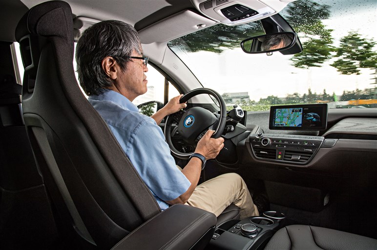 BMW i3が航続距離大幅アップ。ドイツEV販売不振の特効薬になるか？