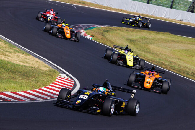 卜部和久がFRJ初優勝。梅垣清が今季3勝目飾る／フォーミュラ・リージョナル第3大会鈴鹿