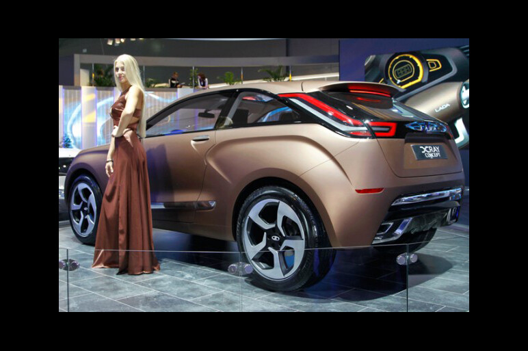 ラーダ Ｘレイ・コンセプト　モスクワで披露