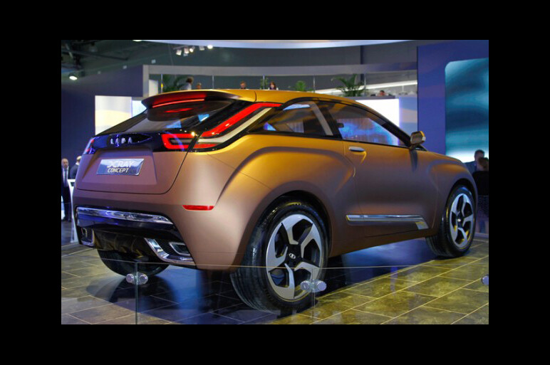 ラーダ Ｘレイ・コンセプト　モスクワで披露