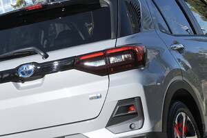 新車180万円から！ トヨタ「最小SUV」がスゴい！ 全長4m以下の“ちょうどいいボディ”に「めちゃ広ッ室内空間」採用！ 唯一の“大径ホイール”＆装備充実の最上級「ライズ Z」どんなモデル？