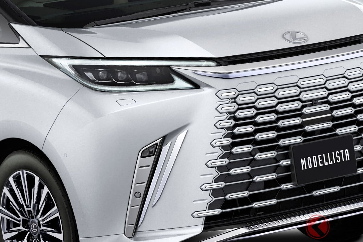 レクサス「新“4WD”ミニバン」メッキで彩った“ドレスアップ仕様”がスゴい！ 職人が作り出す豪華な「漆＆金粉パネル」も設定！ 最新「LM」の「モデリスタカスタム」とは！