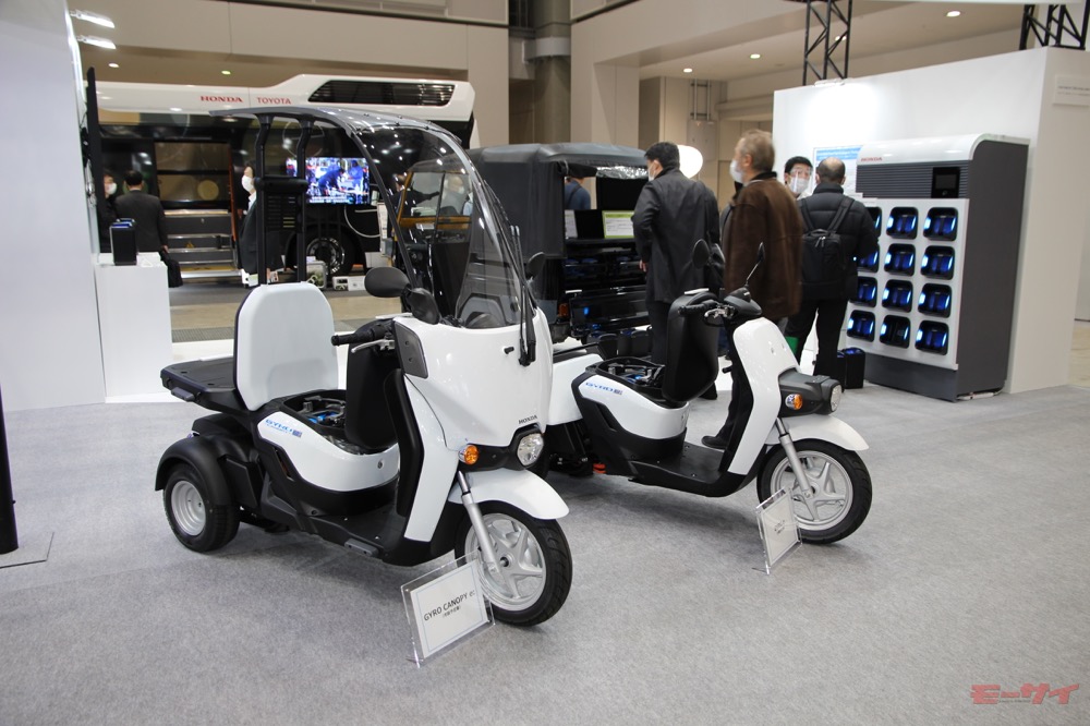 電動バイクの航続問題は 簡単バッテリー交換 で解決 ホンダ ヤマハ スズキ カワサキが共通規格を検討開始 モーサイ 自動車情報サイト 新車 中古車 Carview
