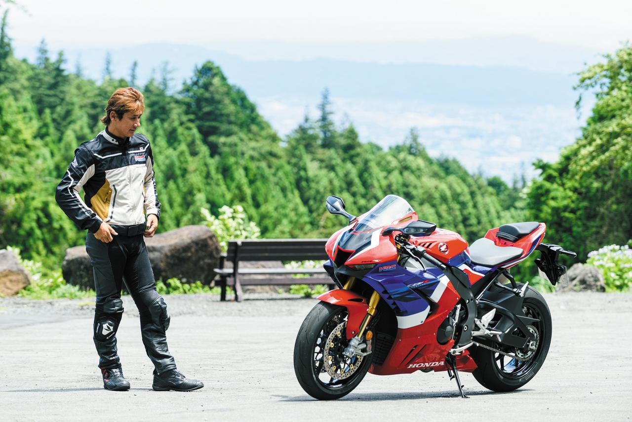 伊藤真一さんが語るホンダ Cbr1000rr R Fireblade Sp 開発インサイドstory ライダーとして 使える高性能を突き詰めた レーサーとして 勝てる戦闘力を現実にした Webオートバイ 自動車情報サイト 新車 中古車 Carview
