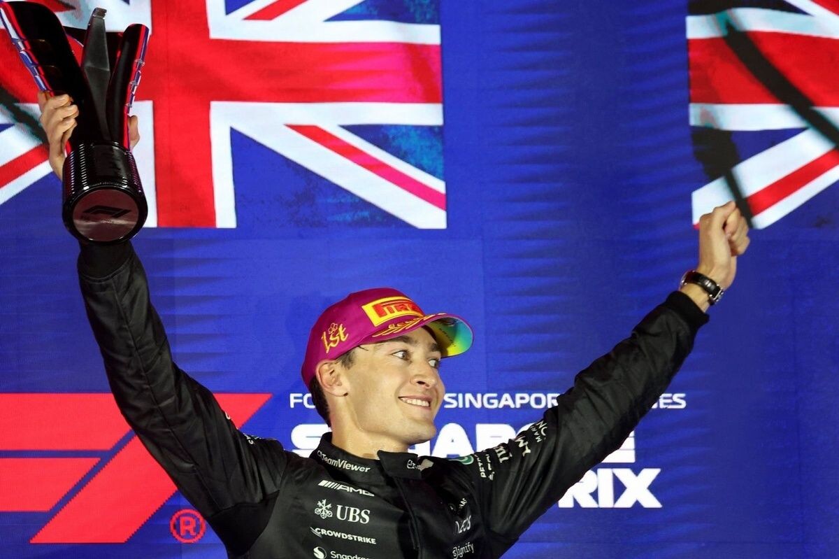 ラッセル、激闘2位争いを尻目に完勝！　マクラーレンが連覇達成、角田裕毅は12位入賞ならず｜F1シンガポール決勝