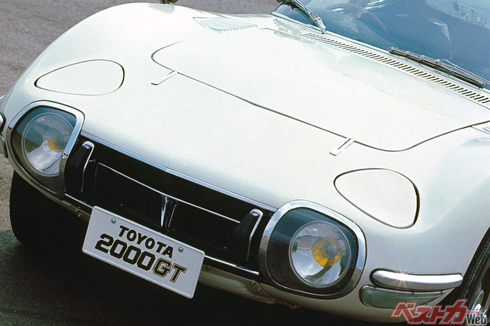 デザインラインが似すぎじゃね!?　トヨタ 2000GTとジャガー Eタイプが瓜二つな件