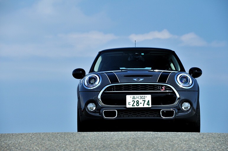 新型ミニ、その走りは“脱コンパクトカー”