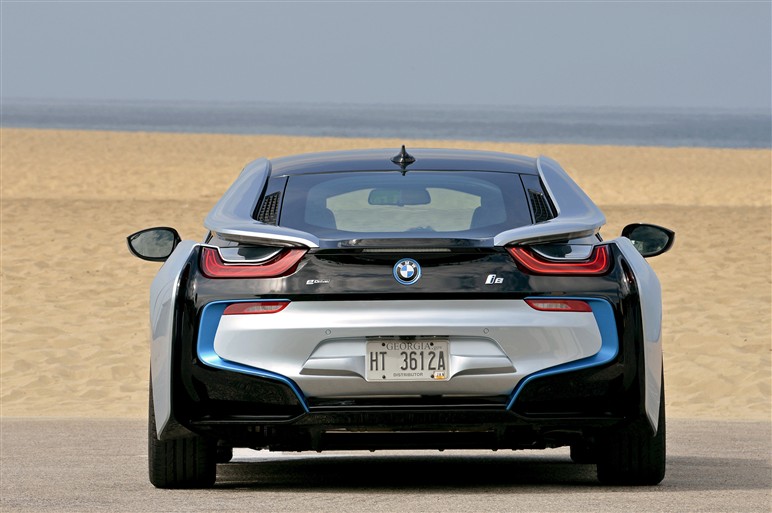 BMW i8 市販モデル試乗　新感覚PHVの完成度は？