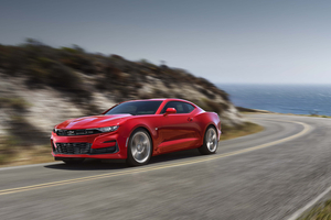 新型シボレー カマロ＆カマロ ヘリテージ エディションが装備内容を変更し価格を改訂