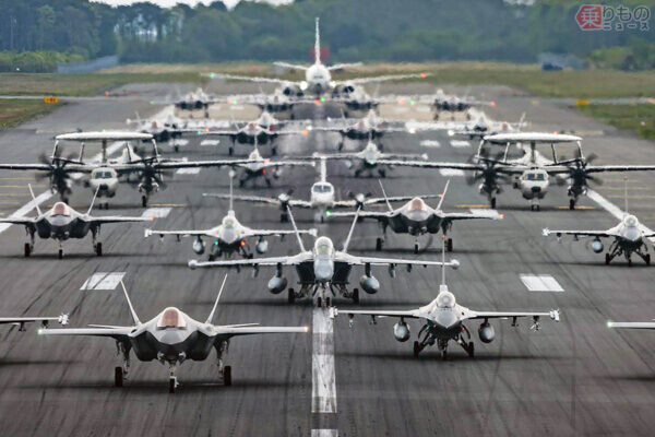 戦闘機の数が半減!? 在日米軍の「超重要な北辺の基地」あくまでも一時的だけど… 後継機は決まっているの？