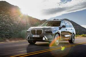 BMW　最新型「X7」発表　最上級SUVがフロントフェイス一新