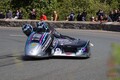 【現地レポート】2025年マン島TT決勝3日目「スーパースポーツ」は鉄人ダンロップ選手がレース2も制す！ サイドカーの迫力も見逃せない