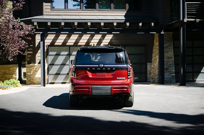 【横幅2mオーバー】さすが本場の“L”サイズ！　アメリカ日産の新型フルサイズSUV「アルマダ」公開