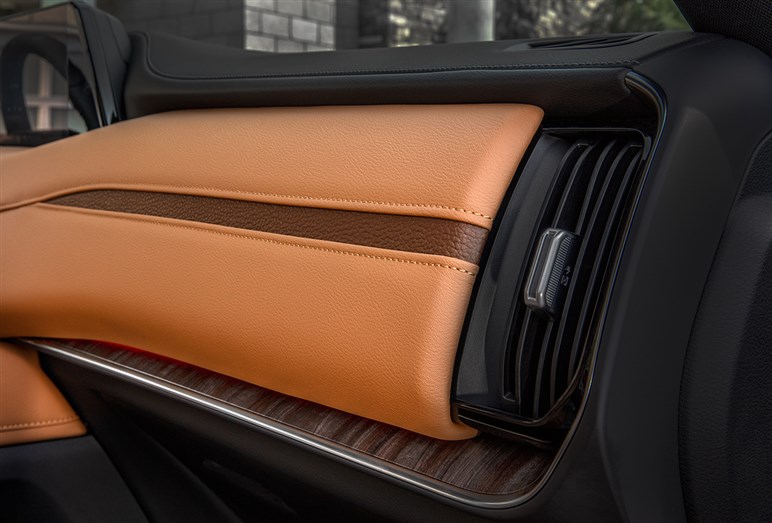 【横幅2mオーバー】さすが本場の“L”サイズ！　アメリカ日産の新型フルサイズSUV「アルマダ」公開