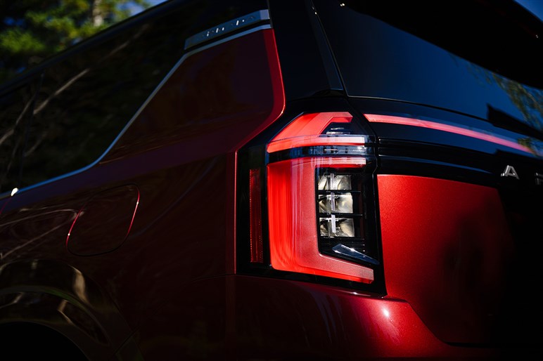 【横幅2mオーバー】さすが本場の“L”サイズ！　アメリカ日産の新型フルサイズSUV「アルマダ」公開