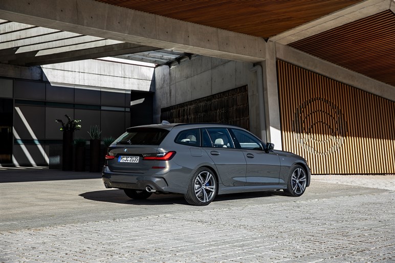 BMW「3シリーズ」　大ベストセラーは幅広いラインアップでベストグレードが決められない!?