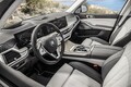 キドニーグリルが闇夜で光る…！ BMWの旗艦SUV「X7」がマイチェン。価格は1339万円から