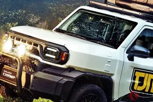 新車約225万円！ トヨタ「究極の実用車」が魅力的！ 超シンプル装備の“カクカク”ボディに5速MT＆「人員輸送」仕様も!? 「ハイラックス チャンプ」タイモデルの凄さとは