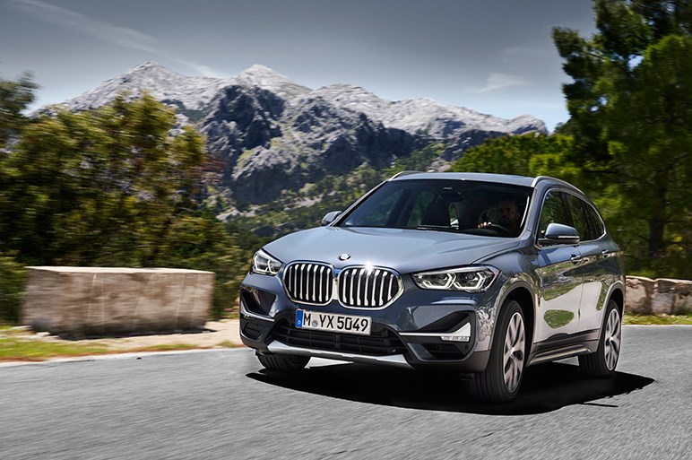 独BMW、X1のマイナーチェンジモデルを本国で発表。外装は新型1シリーズと共通のモチーフに