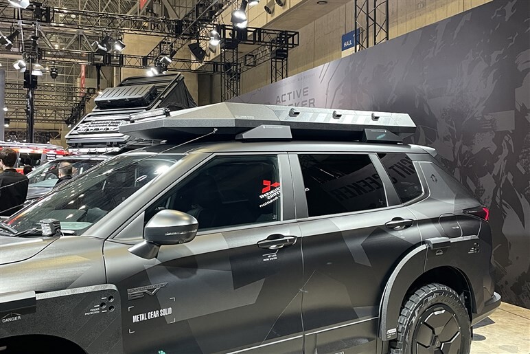 Z世代のカスタムカーはサイバーバーパンク。三菱公式・メタルギアの世界を表現した「アウトランダー」の可能性