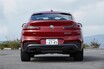 “10cm浮いて走るスポーツカー”新型BMW X4をただのキワモノと見るべきではない