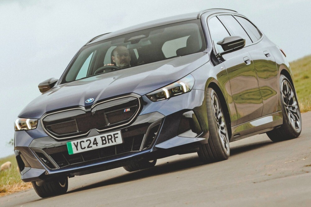 毎日が喜びに満ちた時間　BMW i5 ツーリング　長期テスト（最終）　効率的に粛々と仕事をこなす