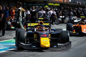 2度の赤旗中断と荒れる中、レッドブル育成のフィッティパルディが最速【FIA F2第8戦 フリー走行】