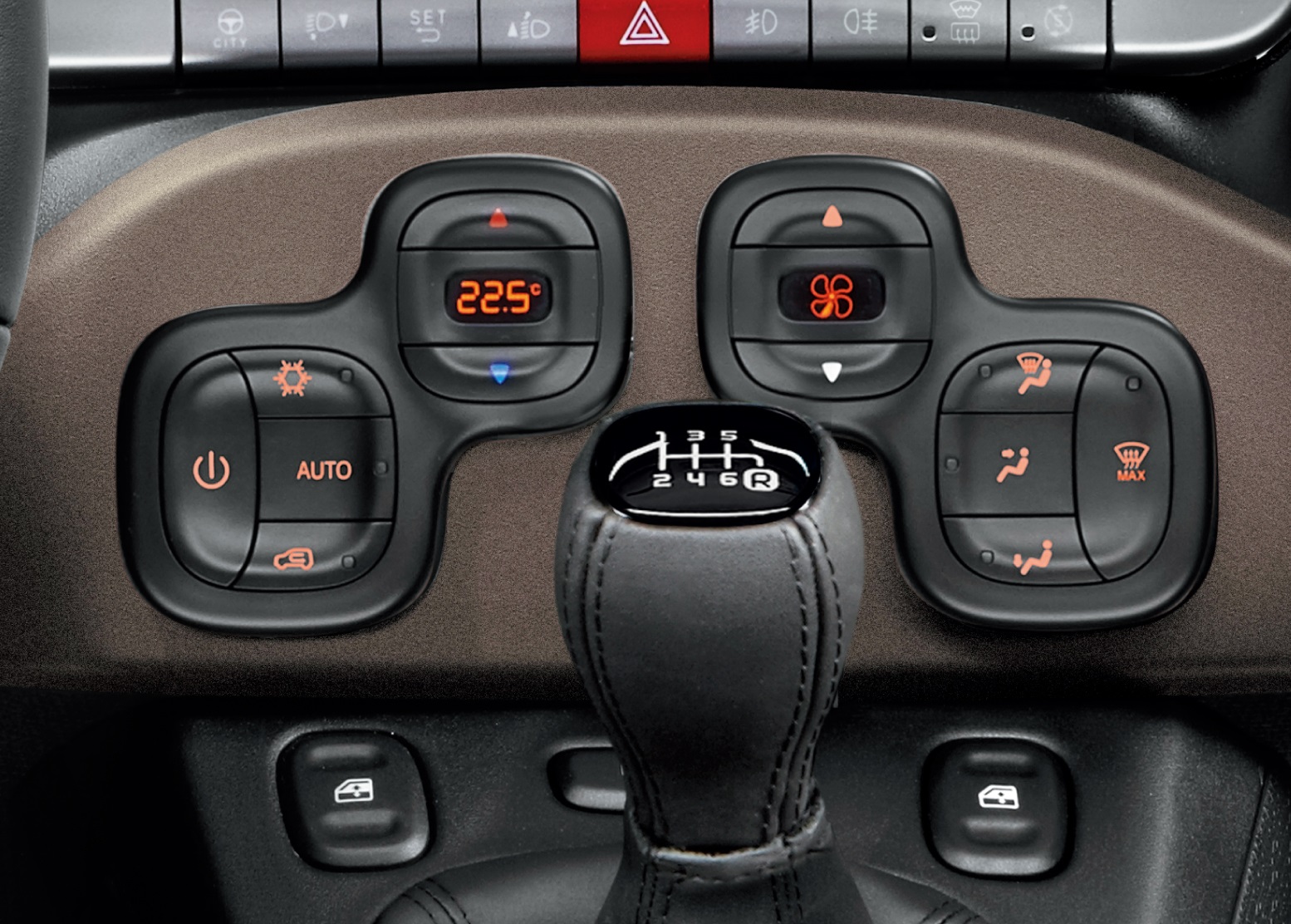 カワイイ カッコいい クロスオーバーsuvらしい走破性とデザインを兼ね備えたフィアット Panda Cross 4 4 Dime 自動車情報サイト 新車 中古車 Carview