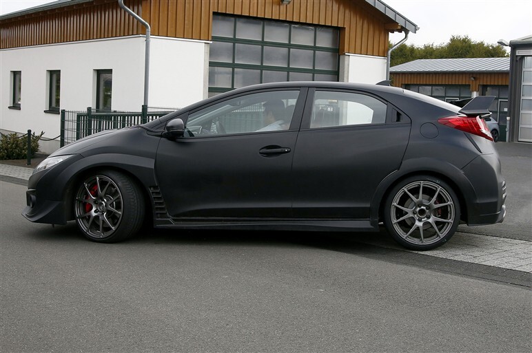 ホンダ シビック タイプR　カモフラ無しを捕獲