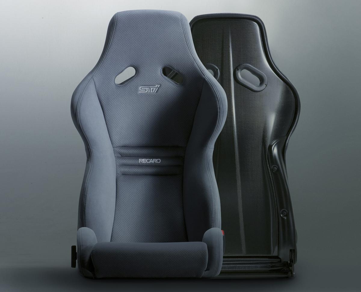 意外と知らない バケットシートの背面が樹脂やカーボンむき出しでも車検に通る場合あり Web Cartop 自動車情報サイト 新車 中古車 Carview