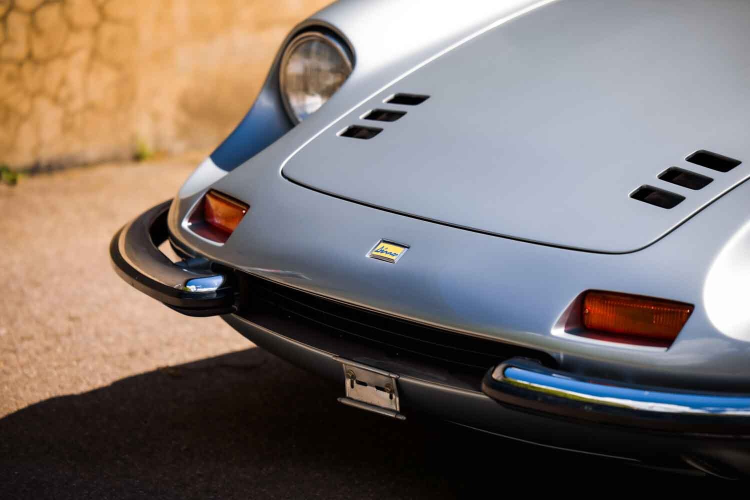 世界に29台しか存在しない特別なボディカラーのフェラーリ「246GTS」が7680万円で落札