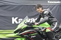 【カワサキ】若月 佑美さんが「Ninja Team Green Cup」レディースクラス観戦！ レースに挑む女性たちの輝き（動画あり）