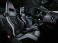 スポーティ感溢れる専用カラー＆エクステリア採用の「アバルト595コンペティツィオーネ」限定車発売