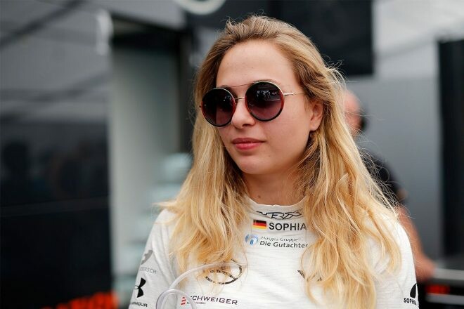 ソフィア・フローシュ、フェラーリの女性ドライバー育成計画を批判